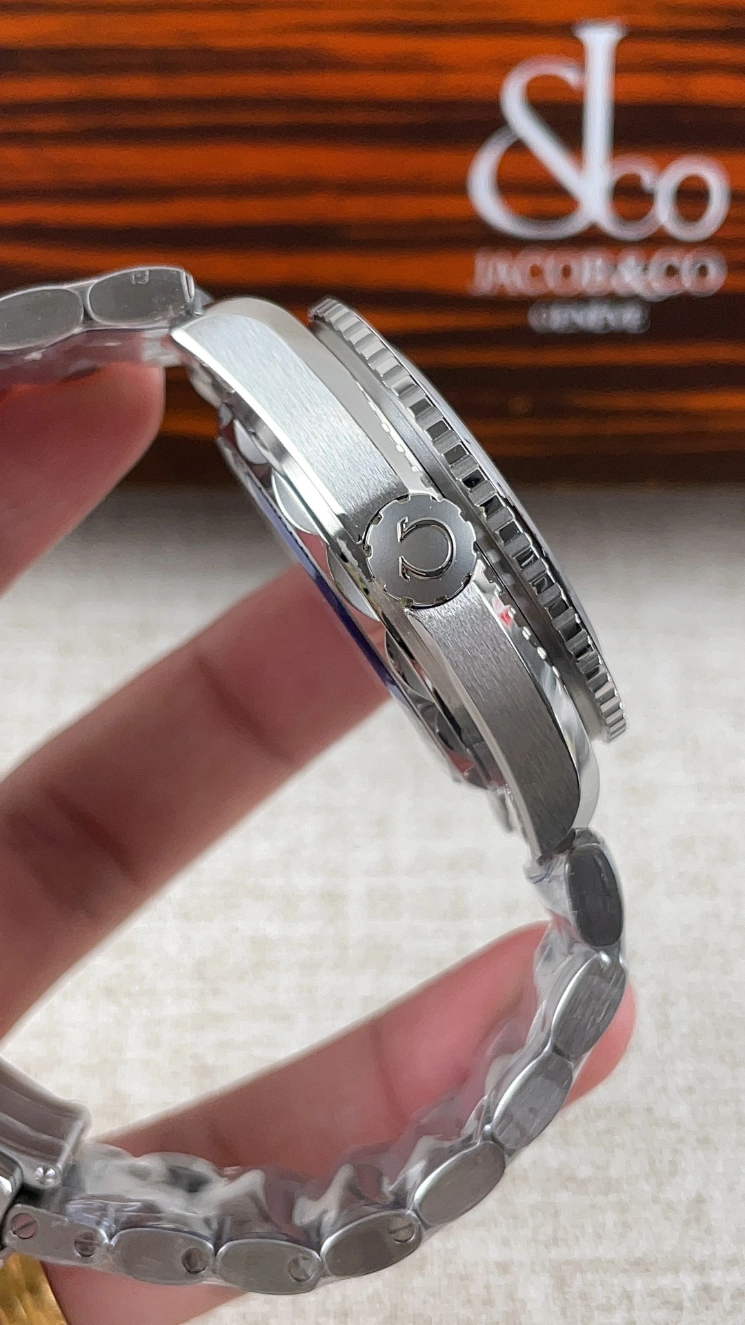 Tailored CBD Factory Omega Seamaster Planet Ocean 600M GMT 43.5mm “Tai Chi” Black White Bezel (215.30.44.22.01.001) 1:1 Super Clone – DD8906 Movement 302